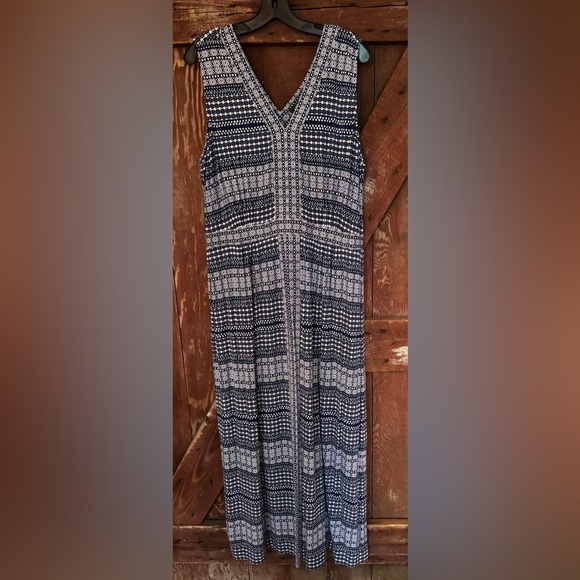 Tommy Bahama navy/white print jersey knit banded waist V necklines maxi. XL - Picture 1 of 6